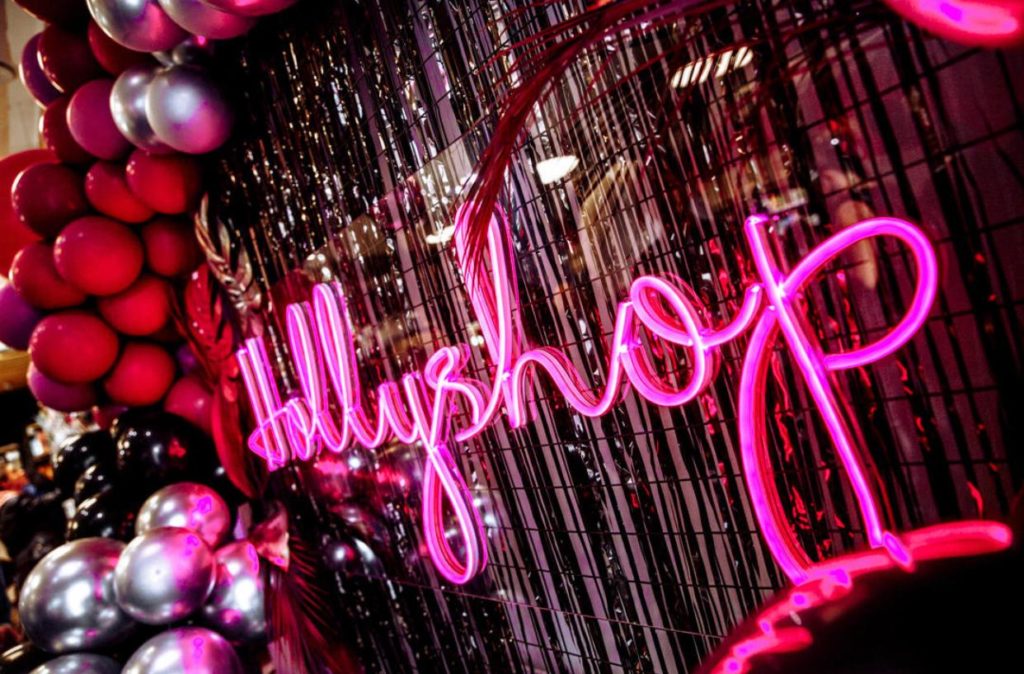 Неоновая вывеска для магазина косметики